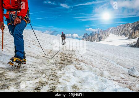 Alpiniste sur le glacier du Mont Blanc Banque D'Images