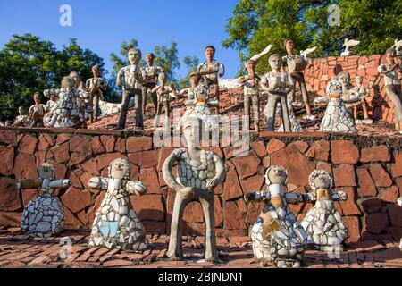 Figures mâles et femelles Rock Garden Chandigarh Punjab Inde Banque D'Images