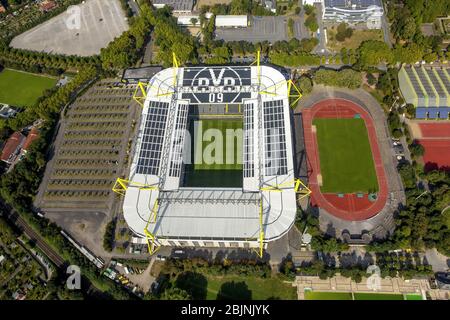 Signal Iduna Park avec les stades Westfalenstadion et Rote Erde à Dortmund, 22.09.2016, vue aérienne, Allemagne, Rhénanie-du-Nord-Westphalie, région de la Ruhr, Dortmund Banque D'Images