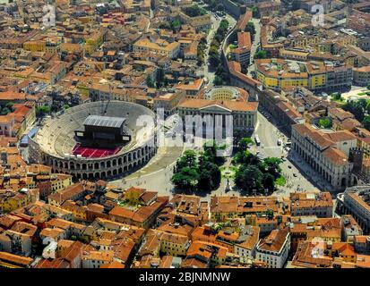 amphithéâtre Arena di Verona à Vérone, 01.09.2016, vue aérienne, Italie, Vénétie, Vérone Banque D'Images
