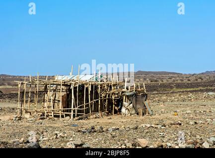 Refuge traditionnel des nomades Afar, vallée de Danakil, province d'Afar, Ethiopie Banque D'Images