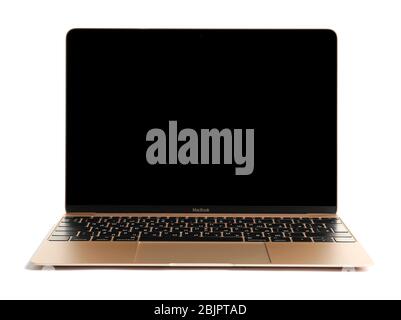 KIEV, UKRAINE - 12 OCTOBRE 2017: Apple Gold MacBook sur fond blanc Banque D'Images
