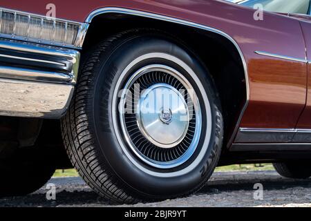 Berline DeVillle 1973 de Cadillac, voiture de luxe américaine classique Banque D'Images