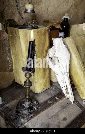 Objets pour sorcellerie, détails de superstition et de satanisme, croyance Banque D'Images