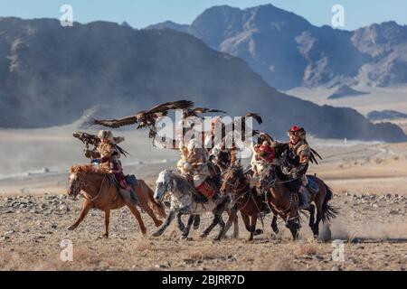 Ulgii, Mongolie : Golden Eagle festival traditionnel kazakh jeux nomades Banque D'Images