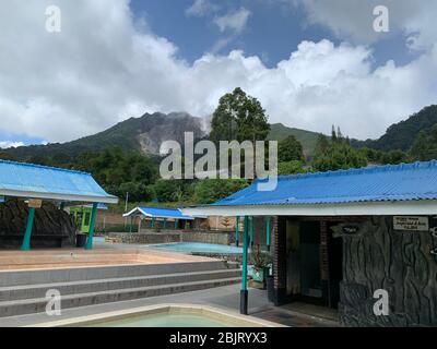 Pemandian Air Panas, Sidebuk Debuk, Berastagi, Sumatra Banque D'Images