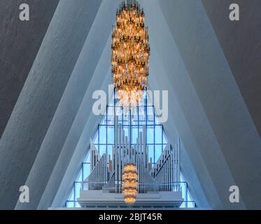 Vue intérieure de la cathédrale arctique montrant un orgue à pipe, Tromsø, Norvège Banque D'Images