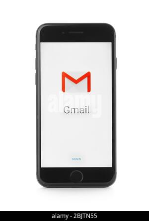 KIEV, UKRAINE - 28 NOVEMBRE 2017: Vue avant de Space Gray iPhone 8 avec application Gmail à l'écran, isolée sur blanc Banque D'Images
