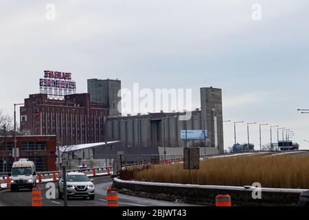 Le célèbre moulin à farine Farine Five Roses du nord. Le moulin, ouvert en 1946, est devenu la propriété du J.M. Smucker Company lorsqu'elle a acquis cinq RO Banque D'Images