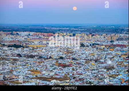 MONISE SUR LA VILLE DE SÉVILLE, ANDALOUSIE, ESPAGNE Banque D'Images