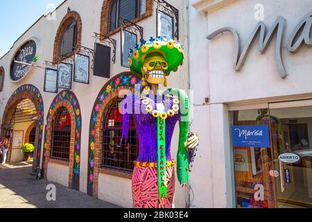 Guadalajara, Mexique Tlaquepaque,-20 Avril, 2018 : Tlaquepaque village artistique rues colorées au cours d'une saison touristique Banque D'Images