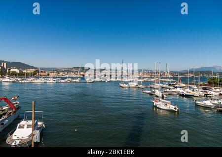 La Spezia, Italie - 10 août 2019 : zone portuaire et bateaux dans la ville de la Spezia, Italie Banque D'Images