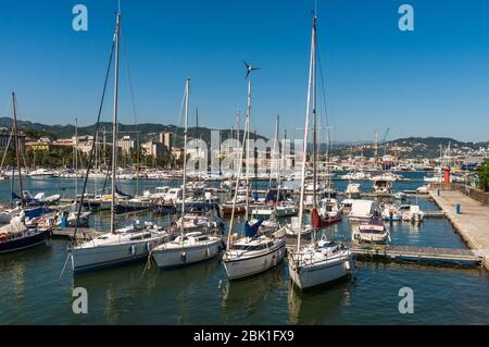 La Spezia, Italie - 10 août 2019 : zone portuaire et bateaux dans la ville de la Spezia, Italie Banque D'Images