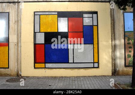 Piet Mondrian peinture sur le mur de rue, l'art de rue , célèbre peinture, Barcelone Banque D'Images