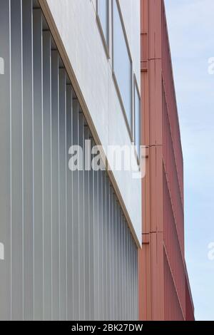 Détail de la façade extérieure. Aga Khan Centre Kings Cross, Londres, Royaume-Uni. Architecte : Maki and Associates, 2018. Banque D'Images