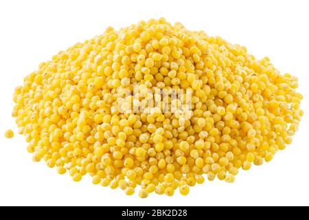 Pile de millet de proso poli (graines de Panicum miliaceum), isolée Banque D'Images