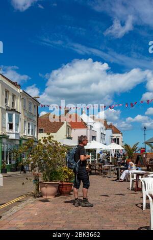 Les Kings Head sur le front de mer à Deal, Kent, Royaume-Uni. Un pub animé avec nourriture et Bed and Breakfast, Banque D'Images