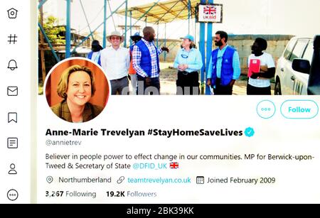 Page Twitter (mai 2020) : Anne-Marie Trevelyan MP, secrétaire d'État au développement international Banque D'Images