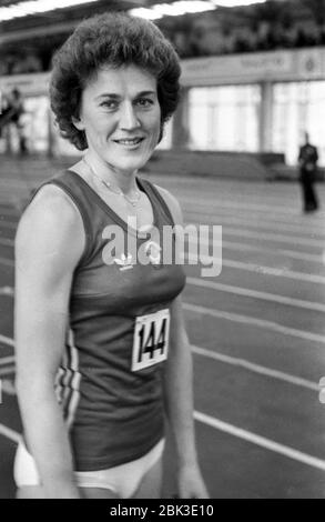 Ana Ambrazienė-Kosteckaja est une athlète de terrain et de piste lituanienne, titulaire d'un record mondial de 400 m d'obstacles. Banque D'Images