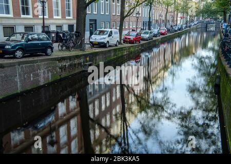 Réflexions sur les canaux - automne, Amsterdam, Hollande-Méridionale, Pays-Bas Banque D'Images