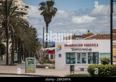 1 mai 2020: 1 mai 2020 (Malaga) la plage, la promenade du front de mer et l'office d'information touristique de la région de Playamar de Torremolinos sont complètement vides de citoyens et de touristes en raison de la crise de Coronavirus. Crédit: Lorenzo Carnero/ZUMA Wire/Alay Live News Banque D'Images