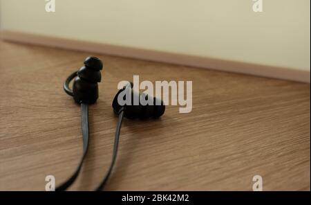 casque sans fil de bureau avec panneau lumineux Banque D'Images