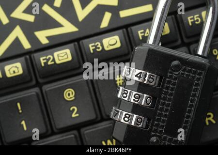 gros plan sur le clavier du cadenas. le concept de sécurité et de confidentialité Banque D'Images