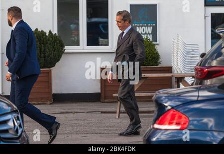 Le Parti Brexit a organisé une conférence / un rassemblement à l'hippodrome de Sedgefield, où Nigel Farage était le principal orateur. Il est photographié à l'extérieur du lieu Banque D'Images