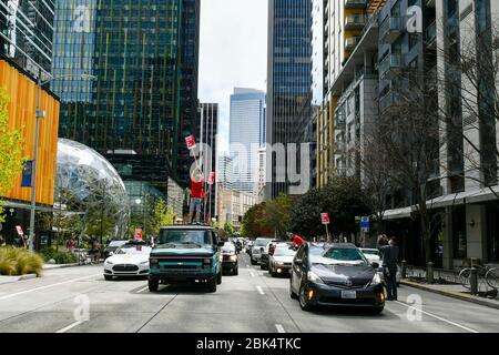 Seattle, Australie occidentale, États-Unis. 1 mai 2020. Taxez la caravane automobile amazon dans les sphères de Seattle Washington, le 01 mai 2020. Crédit: Dasalons carter/Media Punch/Alay Live News Banque D'Images