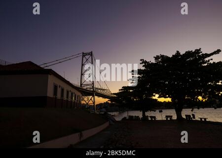 Pont de passage par câble Hercilio Luz à Florianopolis, Santa Catarina, Brésil Banque D'Images
