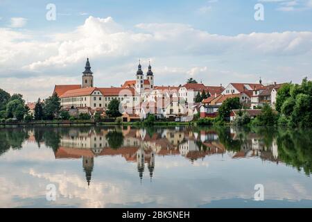 Vue sur la vieille ville historique, Telc, site classé au patrimoine mondial de l'UNESCO, Moravie, République tchèque Banque D'Images