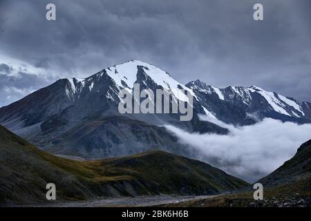 Paysage de montagnes du Tian Shan au Kazakhstan Banque D'Images
