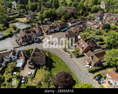 Vue aérienne du village de WMerkersh Surrey Royaume-Uni Banque D'Images