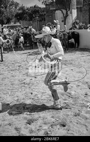 Charrerias sont l'équivalent mexicain des rodéos. Pendant trois jours, les participants ont eu du mal à obtenir le nombre maximum de points dans les différentes tes Banque D'Images