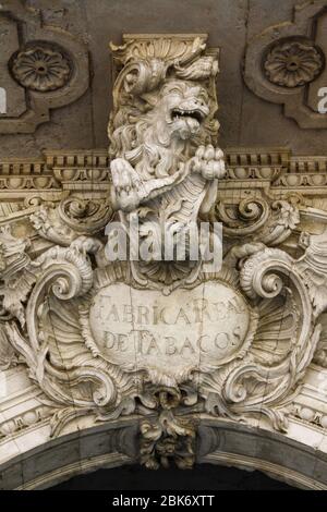 Entrée d'une ancienne usine de tabaco en Espagne Banque D'Images