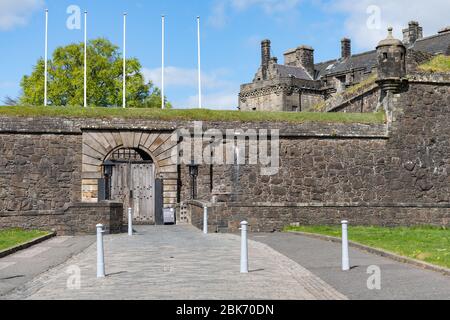 Panneau fermé à l'extérieur du château de Stirling pendant le verrouillage en cas de pandémie de coronavirus, Stirlingshire, Écosse, Royaume-Uni Banque D'Images