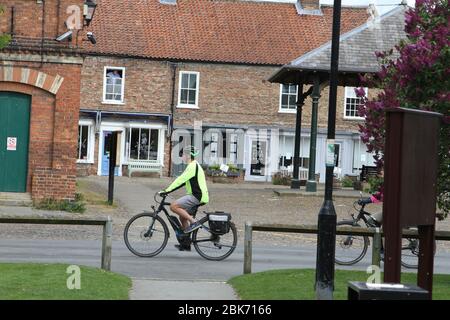 Easingwold, Yorkshire du Nord, Royaume-Uni. 2 mai 2020. Coronavirus - Merci NHS et des photos de Market place à Easingwold et Crayke, North Yorkshire, 2 mai 2020, crédit Matt Pennington crédit: Matt Pennington/Alay Live News Banque D'Images