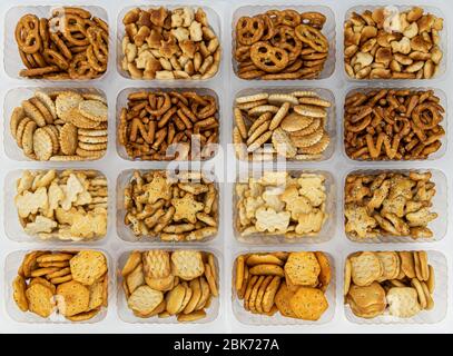 Portion de collations mixtes (gros plan détaillé ; mise au point sélective) Banque D'Images