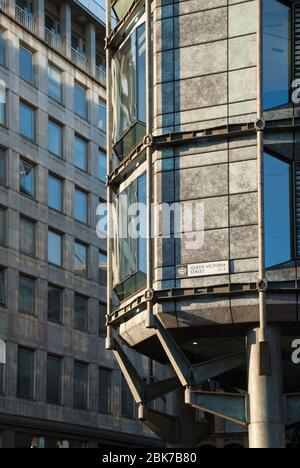 Cadre en acier revêtement en cuivre verre Architecture de haute technologie machine détail robotique HSBC 60 Queen Victoria Street, Londres EC4N par Foggo Associates Banque D'Images