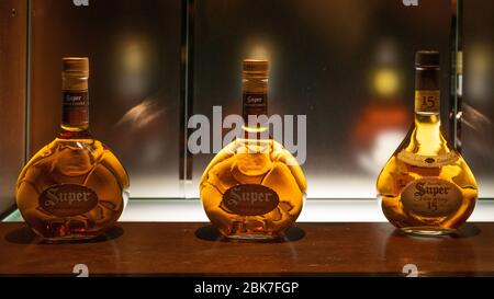 Flacons japonais Whiskey, Nikka Whiskey, Japon Banque D'Images