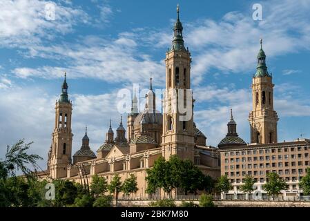 Cathédrale notre Dame du pilier alias Basílica de Nuestra Señora del Pilar à Saragosse, Espagne, Europe Banque D'Images