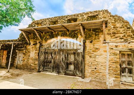 San Antonio, Texas : vieille barrière en bois à Mission San Jose, une partie de l'église San Antonio National Historical Park. Banque D'Images