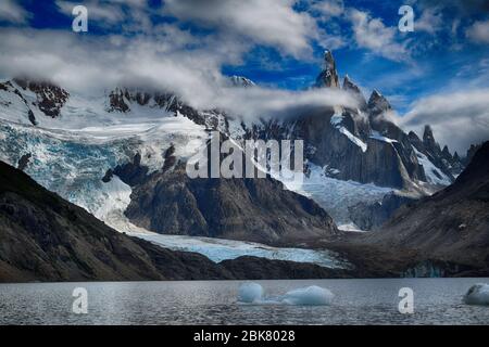 Cerro Torre en Patagonie (Argentine) Banque D'Images