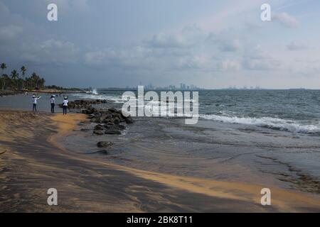 Plage de la mer à Colombo à Srilanka. Banque D'Images