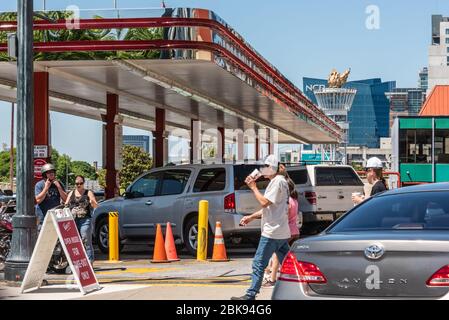 Le restaurant emblématique Varsity d'Atlanta, Géorgie, est ouvert pour les commandes à emporter uniquement pendant la pandémie de coronavirus. (ÉTATS-UNIS) Banque D'Images