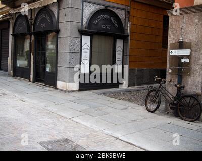 Cremona, Lombardie, Italie - 2 mai 2020 - fermé les fabricants de violon et le commerce général pendant le verrouillage du coronavirus. Banque D'Images