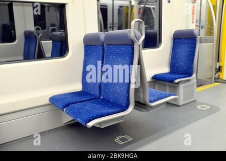 Sièges vides, S-Bahn déserté, crise corona, intérieur, Munich, Bavière, Allemagne Banque D'Images