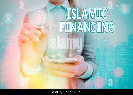 Écriture conceptuelle montrant le financement islamique. Concept signifiant activité bancaire et investissement conforme à la charia Banque D'Images