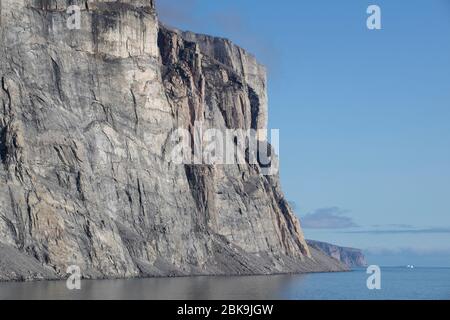 Falaises spectaculaires, Sam Ford Fjord, île de Baffin, Canada Banque D'Images