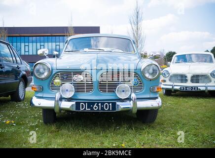 LISSE, PAYS-BAS - 14 AVRIL 2019 : voiture rétro Volvo Amazon 13136 VF oldtimer sur une exposition de voiture Banque D'Images